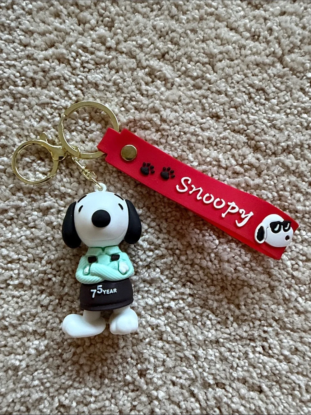 Snoopy Peanuts 75th Anniversary Green & Black Dog Keychain. Brand New